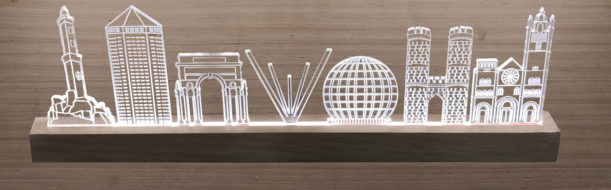 Lampada in plexiglass, idea regalo viaggiatore
